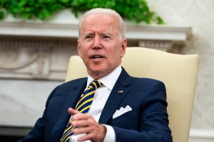 “La ignorancia no conoce fronteras”: Biden respondió a un alborotador en Maryland (Video)