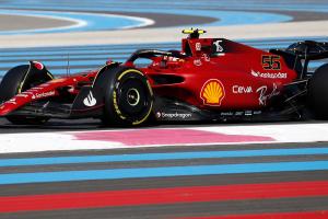 Ferrari domina los libres y envía un aviso en el GP de Francia