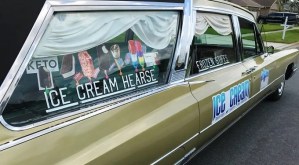 Un frío de muerte: Transforman carro fúnebre en una heladería ambulante en EEUU