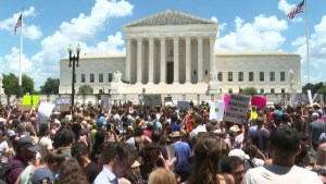 Gobierno de Biden defendió que todos los hospitales ofrezcan abortos en casos de emergencia