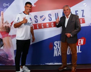 Luis Suárez, “El Pistolero”, regresa a Uruguay abrazado por la hinchada de su primer club