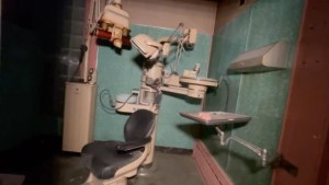 Era como una película de terror: Lo que halló en la mansión abandonada de un dentista en EEUU