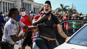 Más de mil arrestos, 488 condenas y 700 personas aún en la cárcel: a un año de las masivas protestas del #11Jul en Cuba