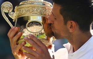 Djokovic se consagra en su cuarta final consecutiva en Wimbledon y alcanza su séptima corona