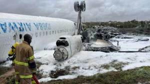 Milagro en Somalia: Un avión con 36 pasajeros se estrella sin causar muertos