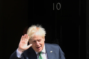 Boris Johnson evitó descartar un futuro regreso a la primera línea política