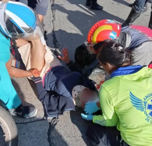 Choque entre una Pickup y una moto dejó dos heridos en la avenida Victoria (FOTOS)