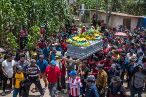 Las tragedias de los migrantes se acumulan en un pequeño poblado de Guatemala