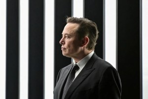Elon Musk vende acciones de Tesla por casi siete mil millones de dólares