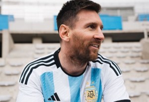 IMÁGENES: Argentina presenta su nueva camiseta para Qatar 2022