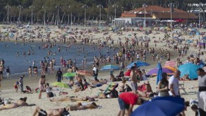 Estrías, pelos, celulitis: el gobierno español defiende la diversidad de cuerpos en la playa