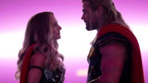 El gesto de Chris Hemsworth para besar a la vegana Natalie Portman en la nueva película de Thor