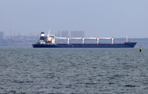 Sale de Ucrania otro barco cargado con 33 mil toneladas de maíz