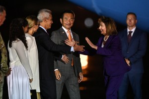 Nancy Pelosi llegó a Japón, en la etapa final de su gira por Asia