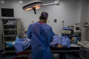 Gremios lanzan alerta para detectar falsos médicos en Venezuela