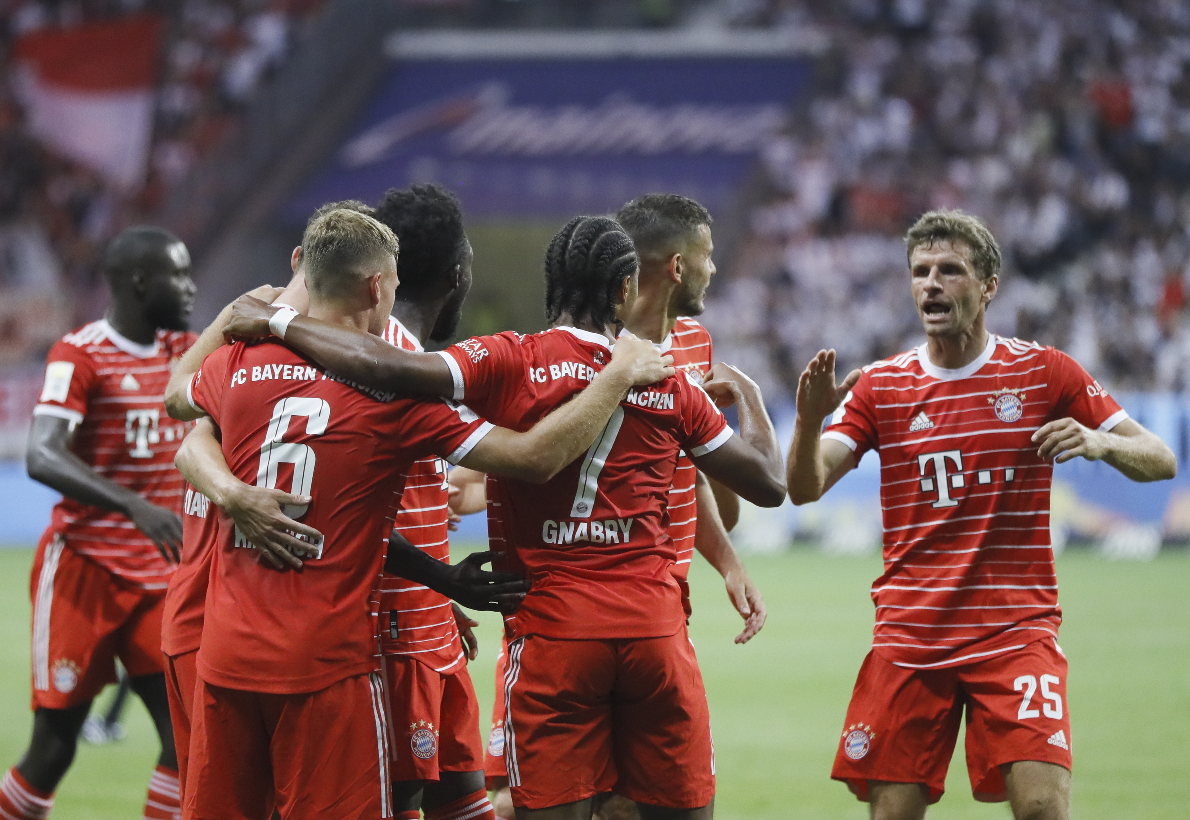La maquinaria del Bayern Múnich trituró al Eintracht en el inicio de la Bundesliga