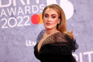 “Es más difícil que dejar de fumar”: Adele habló sobre su adicción
