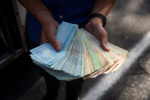 Los créditos bancarios en Venezuela podrá tener un leve incremento en 2023, según economista