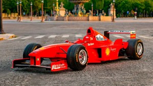 Subastaron por UNA MILLONADA el Ferrari “invencible” que usó Michael Schumacher en 1998 (FOTOS)