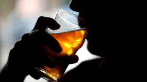 Una sola dosis de alcohol puede alterar al cerebro de manera permanente, según un estudio