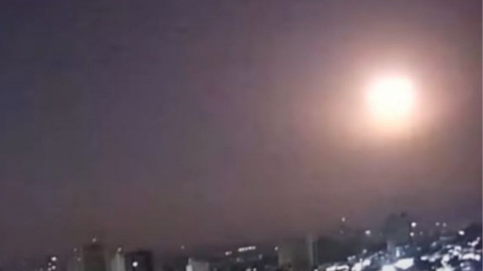 Explosión en el aire y desapareció: “Bola de fuego” avistada en Brasil sembró terror (VIDEO) 