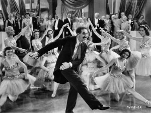 Frases revulsivas, misoginia y una pasión que lo llevó a la ruina: Groucho Marx, el humorista temido por todos