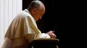 El papa Francisco ora por las víctimas del incendio en Cuba