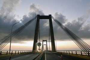 Advierten que el riesgo de colapso acecha al puente sobre el lago de Maracaibo