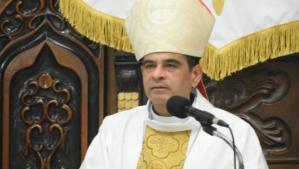 Régimen de Nicaragua impone casa por cárcel a obispo