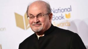 Filósofo Bernard-Henri Lévy inició campaña para que Rushdie reciba el Premio Nobel de Literatura