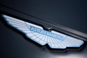 Del caballo de Ferrari a las alas de Aston Martin: los secretos detrás de los logos de las más exclusivas marcas de carros