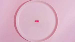 Avance científico contra el VIH: desarrollaron tratamiento con un único comprimido diario