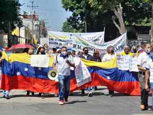 ¡Hasta cuándo la Onapre! Gremios del sector público marcharon hasta la Defensoría del Pueblo en Barinas