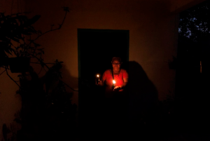 Falla eléctrica dejó sin luz y agua a Panamá en las vísperas de Nochebuena