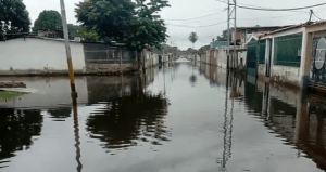 Preocupación al sur de Maracay por crecida de río y anegaciones tras lluvias este #22Ago (Videos)