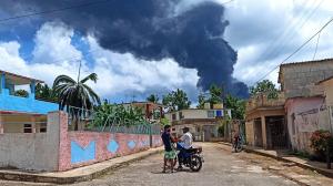 Aumenta la tragedia en Cuba: muere segundo bombero tras incendios en una zona industrial