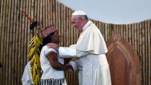 El papa Francisco resalta el sentido de comunidad entre los pueblos indígenas