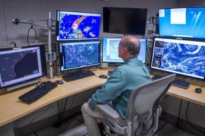Centro Nacional de Huracanes de EEUU vigilan zona de “baja presión” en el Golfo de México que se dirige a Texas
