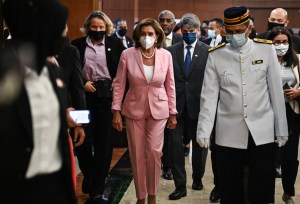 China anuncia sanciones contra Nancy Pelosi tras su visita a Taiwán