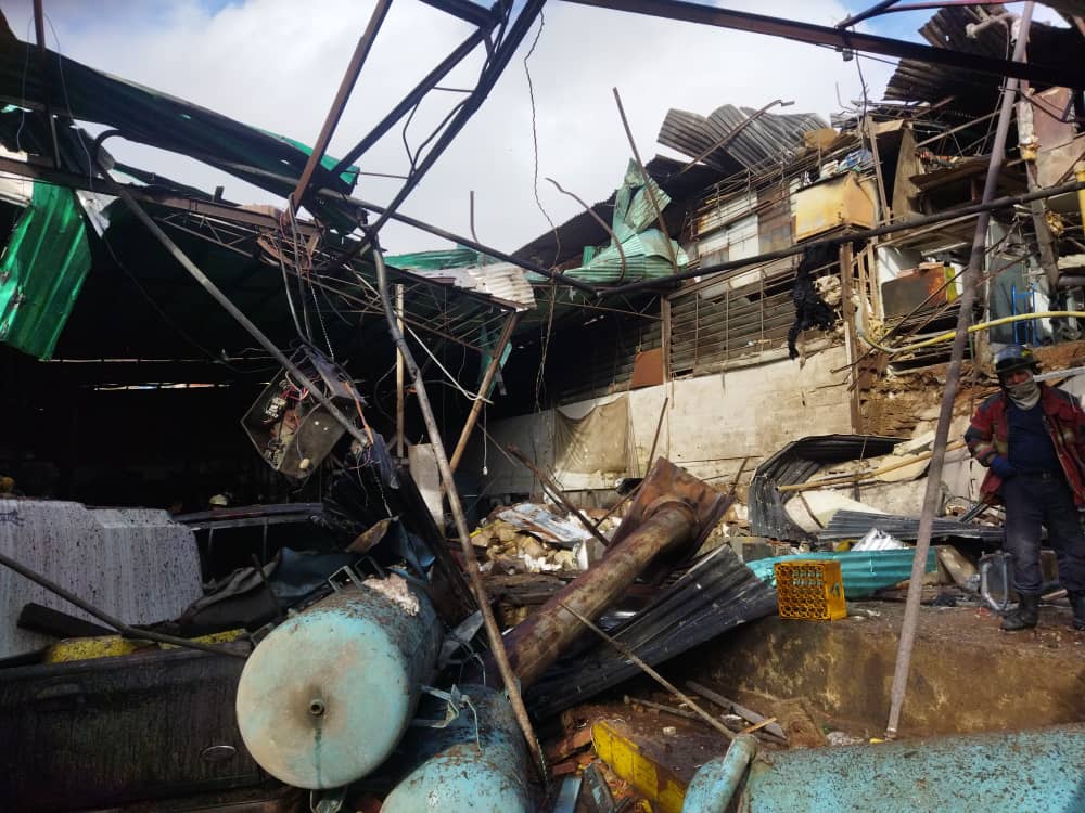Casas afectadas y dos lesionados dejó explosión de gas en una fábrica textil en Petare #5Ago (FOTOS)