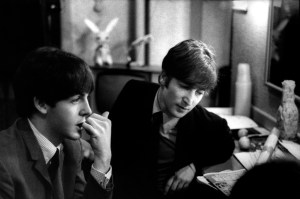 Sale a subasta la carta de indignación de John Lennon a Paul McCartney tras la separación de los Beatles