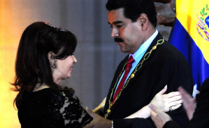 Maduro “se inspiró”, le escribió una cartica a Cristina Kirchner y prometió que la defenderá
