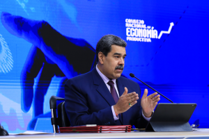 Maduro coqueteó con endurecer el sistema tributario para recabar más impuestos