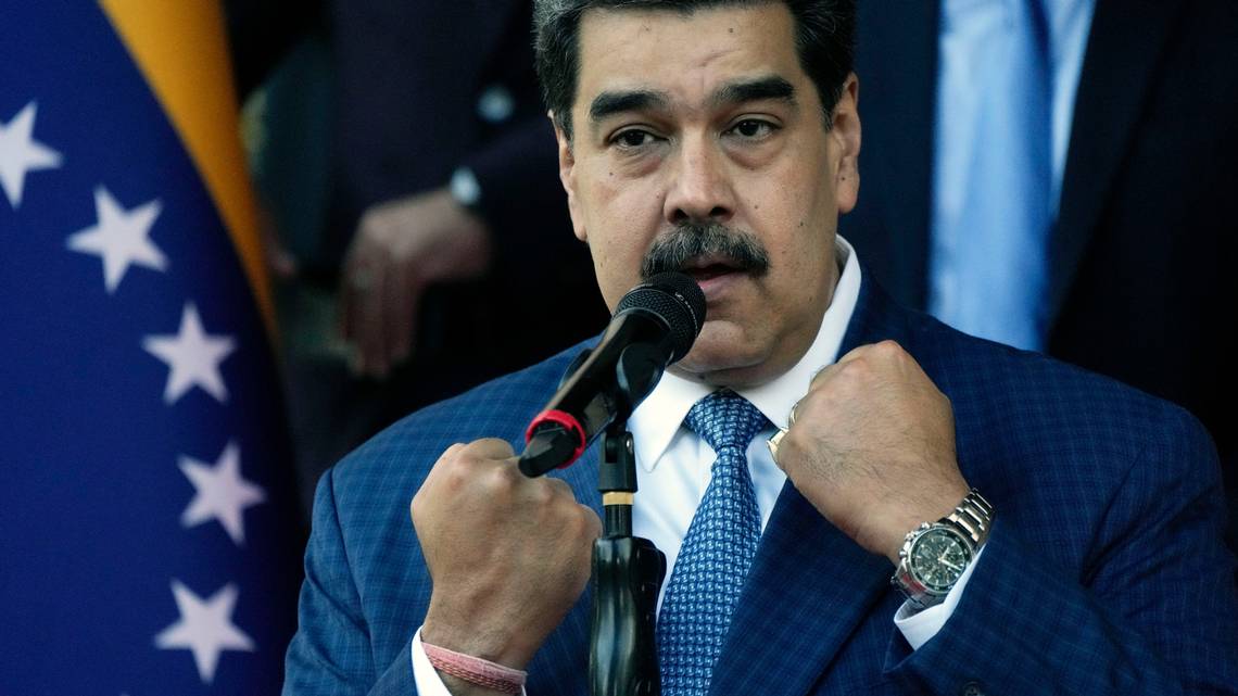 Cómo es la ley del odio en Venezuela que Maduro utiliza para amordazar periodistas, opositores y ciudadanos