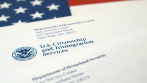 Coge dato: Qué pasa si apruebas el examen de ciudadanía en EEUU, pero tu caso se envía a revisión