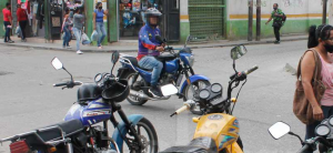 Los “piratas” acorralan a taxistas en Barquisimeto: temen perder sus trabajos