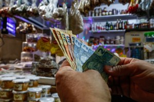 Ante la alta inflación, los brasileños votarán pensando en su bolsillo