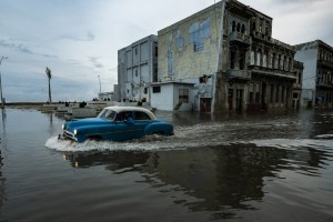 Cuba cumplió mas de 12 horas de apagón total tras paso del huracán Ian