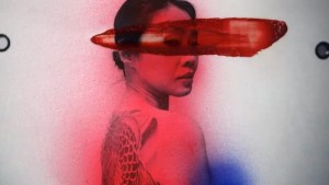 “La yakuza se convirtió en mi familia”: la artista que se adentró en el inframundo de la mafia japonesa para retratar a sus mujeres