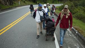 El calvario de los caminantes que salen y retornan desde y hacia Venezuela